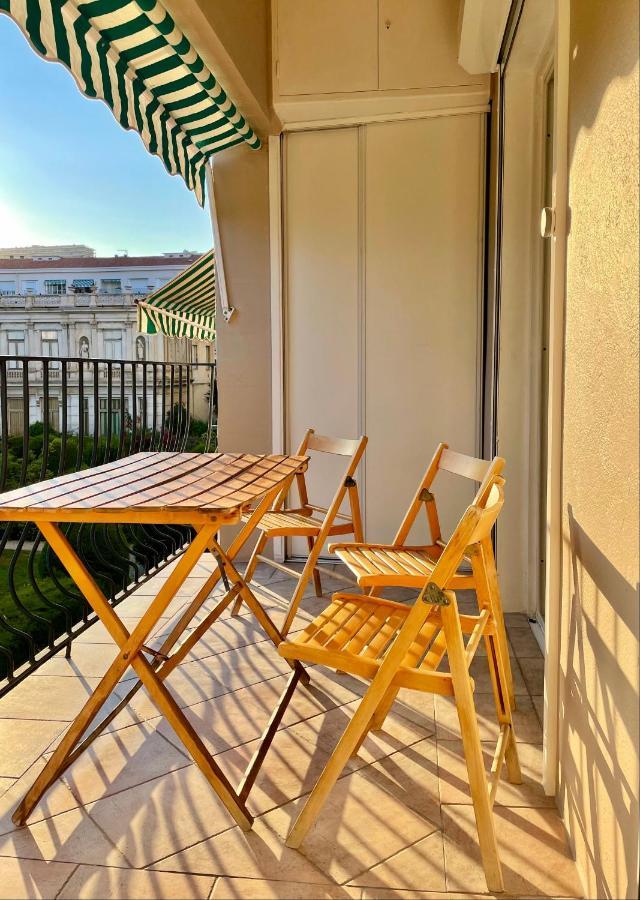 Climatisé Avec Garage, Près De La Mer. Nizza